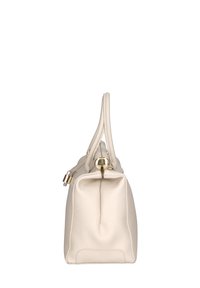 Borsa in pelle color crema con doppi manici, accenti in metallo dorato e forma rettangolare strutturata. Chiusura superiore con zip.