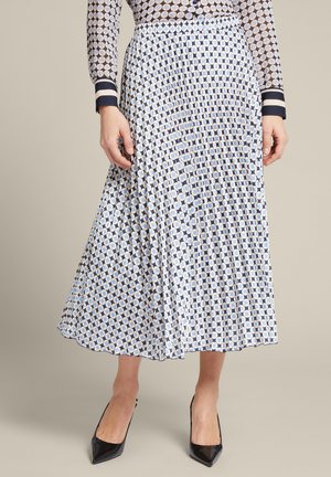 Plissékoker midi rok van lichtgewicht stof; heeft een geometrisch blauw en wit patroon; tailleband is glad, met een vloeiende silhouet.