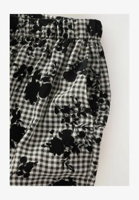 Wybrany, black/white