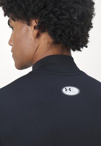 Under Armour - Koszulka sportowa