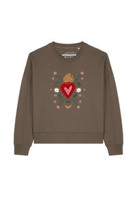 Bruine sweatshirt met een centrale rode hart, omgeven door vlammen, kleurrijke bloemen, sterren, groene bladeren en een gouden halve maan.