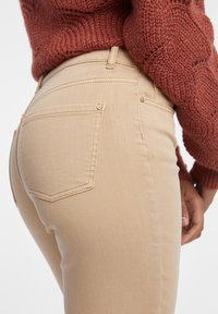 ORSAY MIRTA - Džíny Slim Fit - beige
