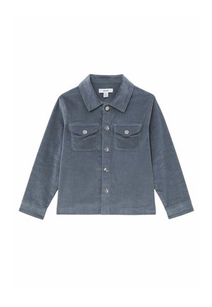 Jachetă cămașă gri cu mânecă lungă, cu nasturi, guler ascuțit și două buzunare la piept cu nasturi, realizată dintr-un material moale și texturat.