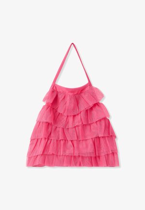 Różowa torba wykonana z warstwowego, teksturowanego materiału z falbanami. Posiada cienkie ramiączka i marszczony górny brzeg, który nadaje kształt.