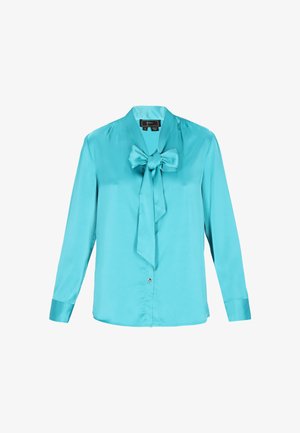 Turkusowa jedwabna bluzka z kokardą przy kołnierzyku, długimi rękawami i zapięciem na guziki, o gładkiej fakturze.