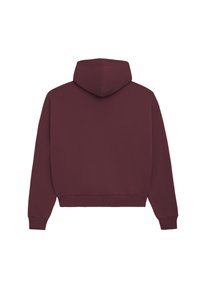 Sudadera con capucha color burdeos, de manga larga y con puños y dobladillo acanalados, mostrada desde la parte posterior sobre un fondo blanco.