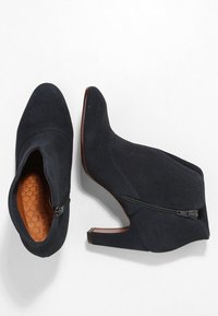 Chie Mihara Botines - dark blue