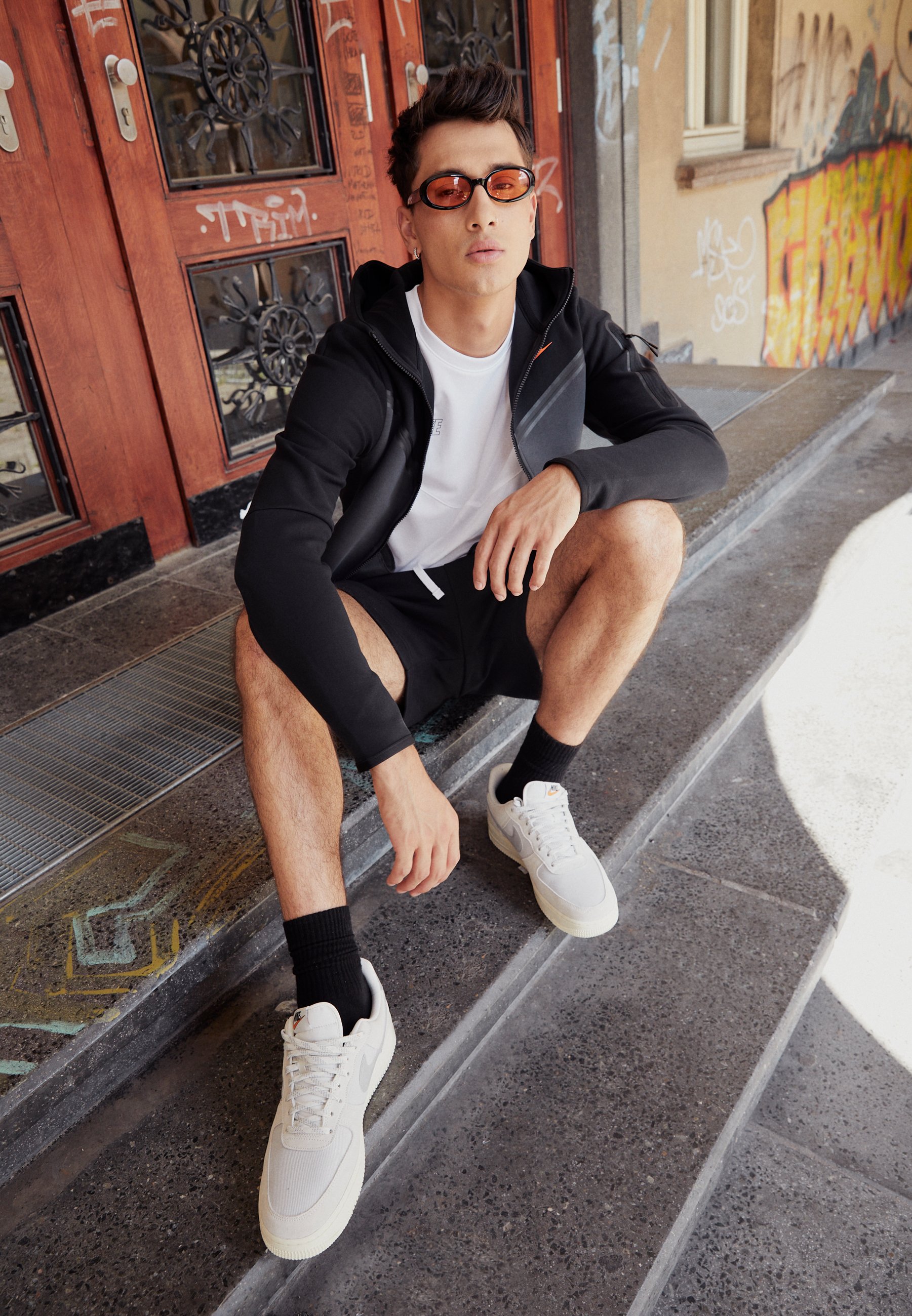 Nike Sportswear M NSW TCH FLC S FZ WR - Zip-up sweatshirt - black/dark  smoke grey/safety orange/black - Zalando.ie