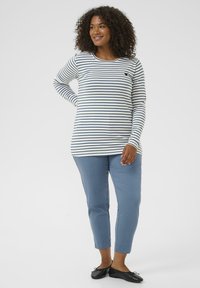 Kaffe Curve T-shirt à manches longues - chalk/bering sea/black heart