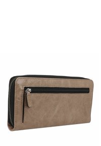 Portafoglio in pelle beige con una superficie liscia, dotato di una zip nera a contrasto e di una tasca con zip sul retro. Forma rettangolare.