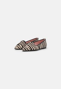 Pretty Ballerinas ELLA - Jalga libistatavad jalanõud - nube black