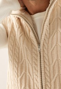 Pier One Weste - beige