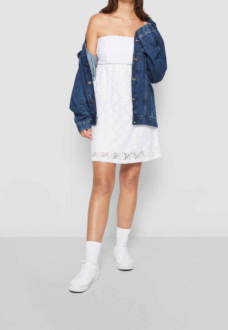 white and cream lace dress Viper | Cream Lace Long-Sleeve Maxi Dress