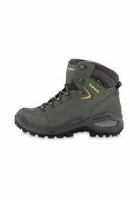 Zielony but trekkingowy z syntetycznej cholewki, wyściełanym kołnierzem i gumową podeszwą. Posiada metalowe oczka oraz textured finish dla lepszej przyczepności.