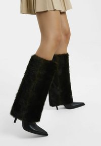 Bershka - Škornji z visoko peto - black Miniaturna slika 1