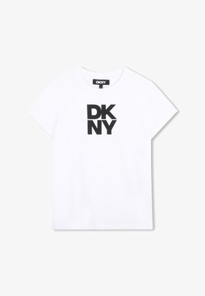 T-shirt blanc à manches courtes avec un logo DKNY noir centré sur le devant et une petite étiquette noire DKNY au niveau de l'encolure.