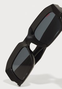 HUGO Occhiali da sole - black