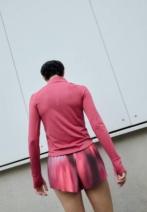 SWIFT - Longsleeve - sweet beet/(reflective silv)