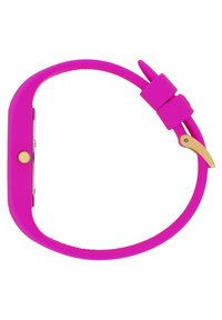 Montre en silicone rose avec une texture lisse, un design arrondi, un cadran rectangulaire, un bouton doré et un bracelet ajustable avec une fermeture à boucle.