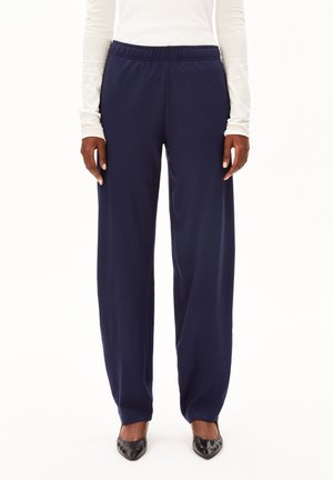 ARMEDANGELS, JERSEY BARREL - Jogginghose - tinted navy