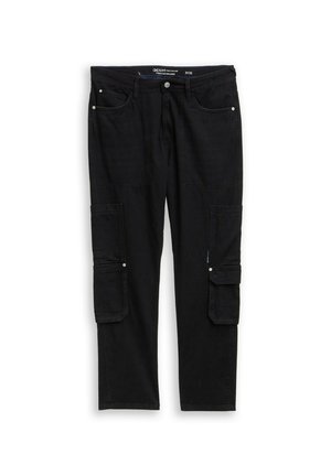 Zwarte cargobroek in ontspannen pasvorm met voorzakken, knoopsluiting, riemlussen en twee grote klepzakken op de benen.