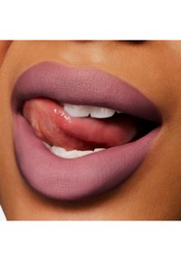 MAC POWDER KISS LIQUID LIPCOLOR - Flytande läppstift - ferosh!