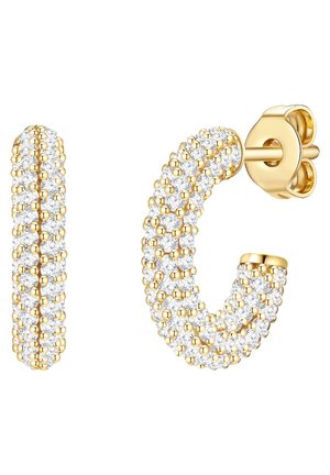 Goldene Creolen mit strukturiertem Design, verziert mit kreisförmigen, funkelnden Steinen, die eine Mischung aus glatten und facettierten Oberflächen zeigen.