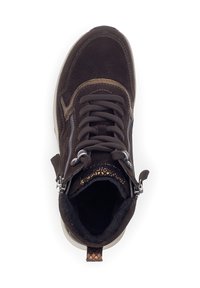 Brown suede sneaker featuring a lace-up closure, metal zippers, and a textured accent on the heel. Soft lining visible inside.