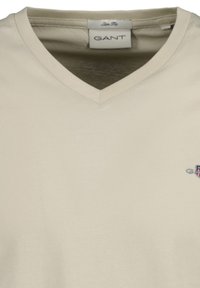 GANT SLIM SHIELD V NECK - T-shirt basic - beige