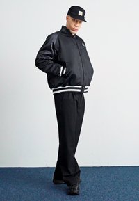 Nike Sportswear VARSITY - Bomber tipa jaka - black/white