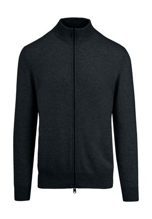 Ciemnoszary dziergany sweter na zamek błyskawiczny z prążkowanymi mankietami, dołem i stojącym kołnierzem, pokazany z przodu na białym tle.