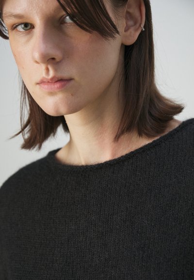 Filippa K Pullover - black