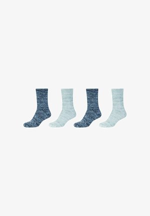 Vier Paare Socken mit einem strukturierten Strickdesign. Die Farben umfassen dunkelblau, hellblau und verschiedene Grautöne. Crew-Länge Stil.
