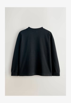 Tricou negru cu mâneci lungi, fabricat din bumbac, cu decolteu rotund și croială ușor largă. Textură netedă cu detalii minime de cusături.