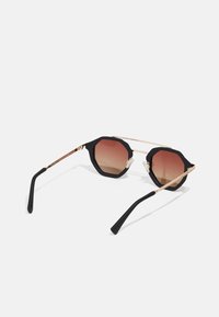 Hawkers PIERRE GASLY - Ochelari de soare - gold