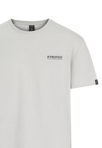 Grijze katoenen t-shirt met korte mouwen, voorzien van een subtiele "PROTEST" logo in donkergrijs op de borst en een label op de mouw.