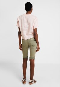 Freeman T. Porter Shorts vaqueros - khaki