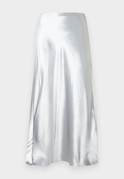 Srebrna satinasta midi krila z gladko teksturo, razširjeno zasnovo in subtilnim sijajem. Ima ravno pasnico in A-linijsko silhueto.