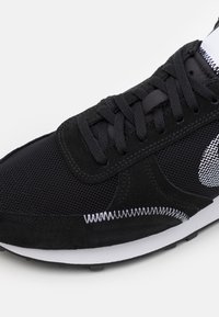 Nike Sportswear Tenisky - black