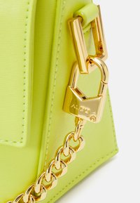ALDO AVERIL - Rokassoma - lime green