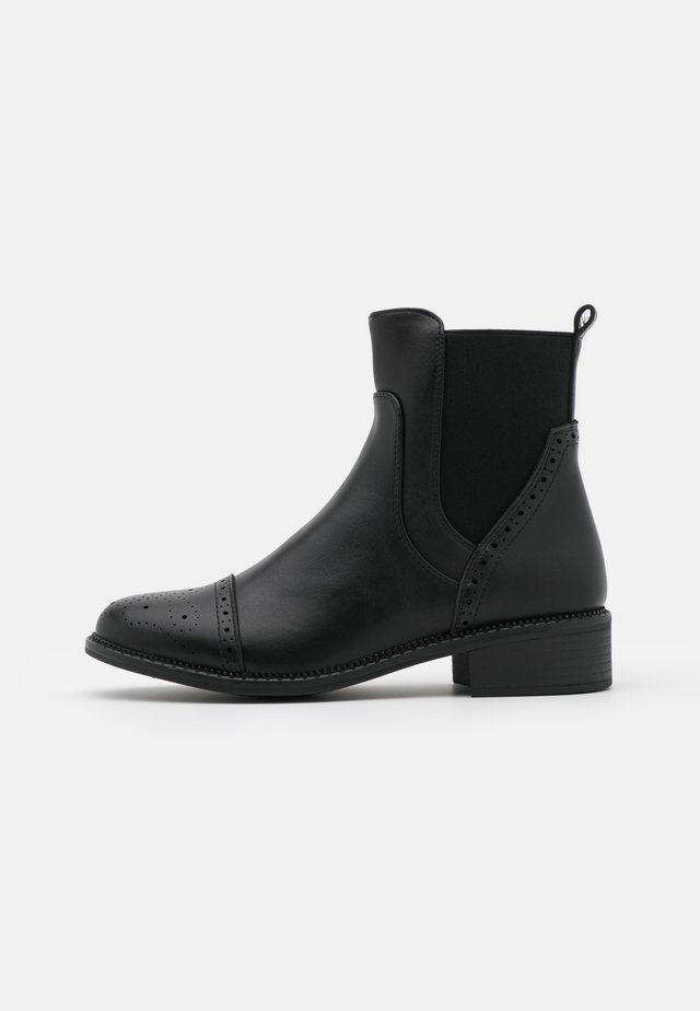 Botki - black