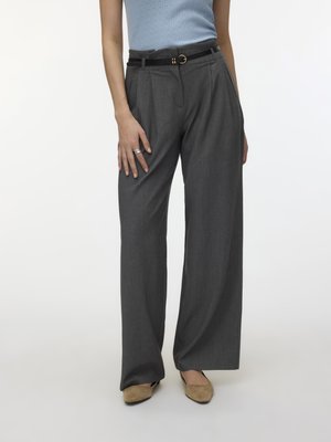 Vero Moda TAHIA BELTED PANT - Παντελόνι - dark grey