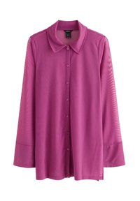 Langærmet skjorte i magenta med klassisk krave og knaplukning foran. Fremstillet af et glat, letvægtsstof med en let gennemsigtig tekstur.