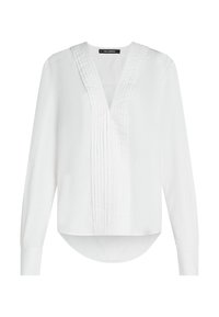 Blouse blanche à manches longues avec un profond col en V, ornée de plis sur le devant, texture lisse et ourlet arrondi.