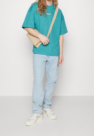 WRSTBHVR, T-shirt z nadrukiem