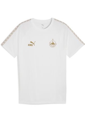 Hvid crew-neck t-shirt med korte ærmer, der har gyldne detaljer, "KING" tekst og et rundt logo på venstre bryst. Geometrisk mønster på skuldrene.