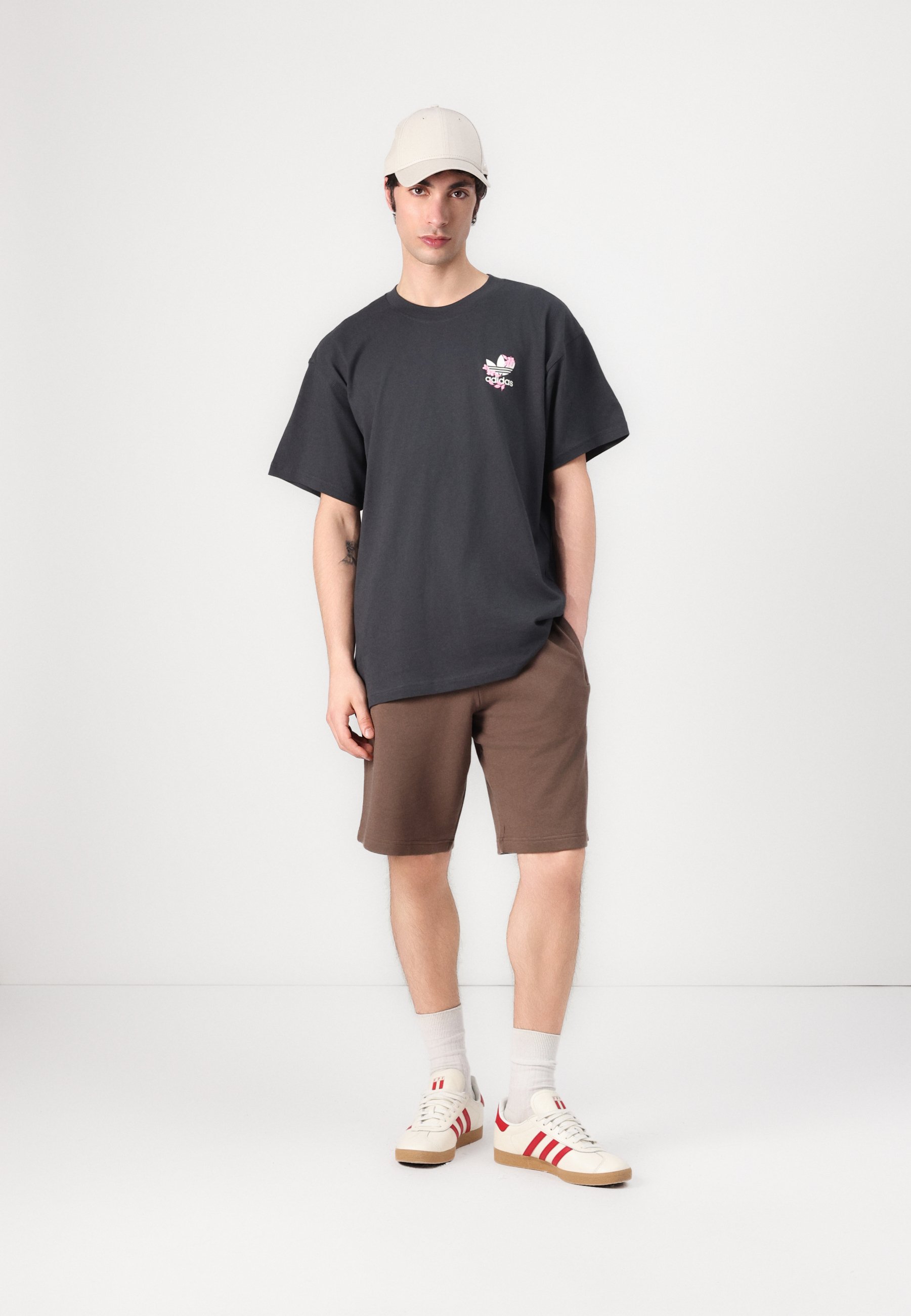 adidas Originals FLORAL GRAPHIC TEE UNISEX - Print T-shirt adidas Originals FLORAL GRAPHIC TEE UNISEX - Print T-shirt