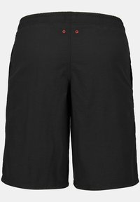 Zwarte shorts met een elastische tailleband, twee zijzakken en rode oogjes op de achterkant. Gemaakt van lichte stof met een gladde textuur.