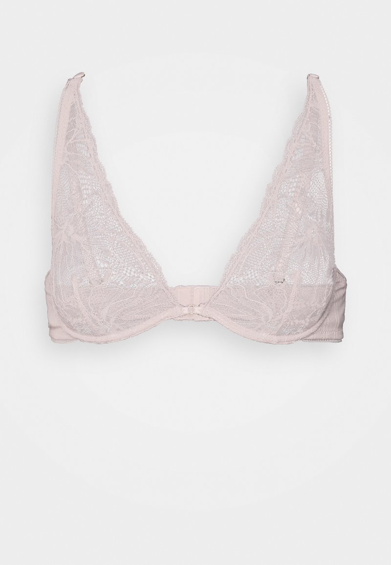 Sutiã de renda rosa claro com copas triangulares e alças ajustáveis, apresentando uma faixa debaixo lisa e detalhes de padrão floral.