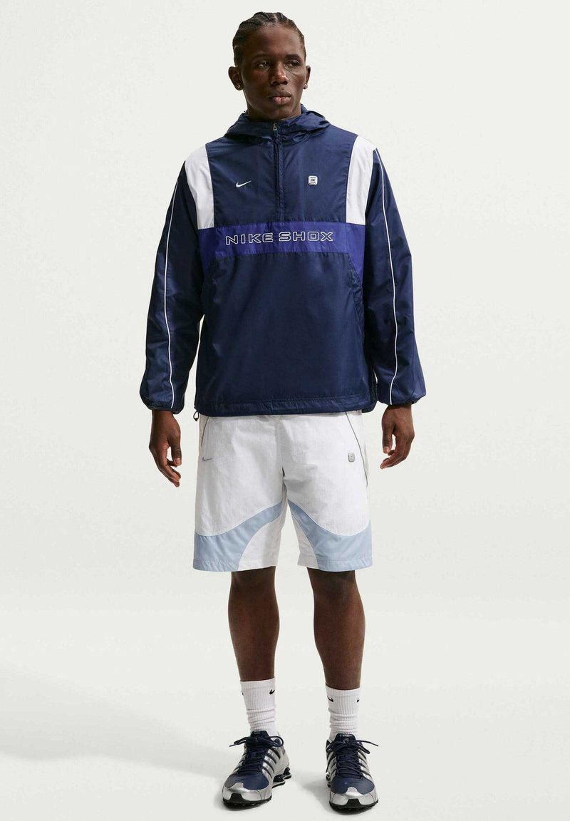 Leichte Jacke